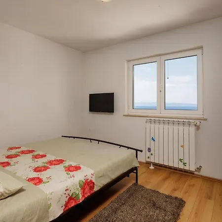 Colourful Seaview - Happy Daire
