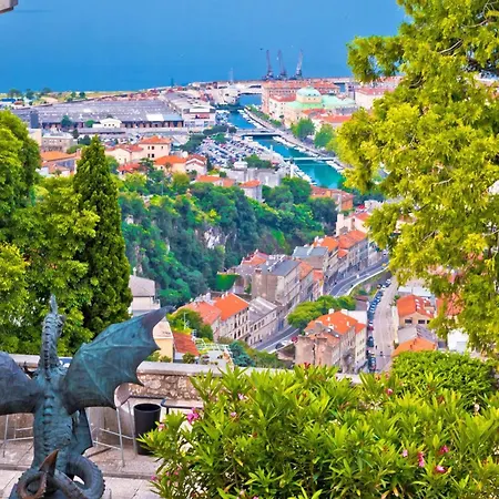 公寓 Colourful Seaview - Happy